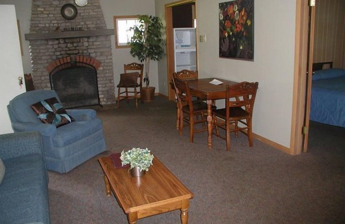 Egg Harbor Cottage | Three bedroom cottage in Point Beach area of Egg Harbor
