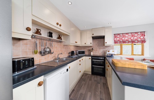 Stoke Rivers Apartment | Three bedroom countryside cottage with hot tub, close to North Devon coast.