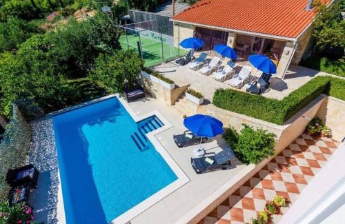Vodovađa House | Three Bedroom Holiday Home, Pool , Sauna, Terrace