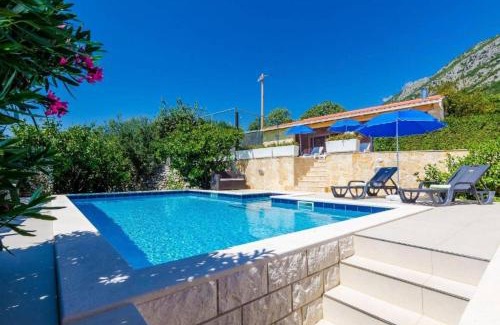 Vodovađa House | Three Bedroom Holiday Home, Pool , Sauna, Terrace