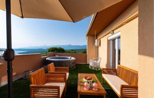 Krusevo House | Three-Bedroom Holiday Home In Krusevo