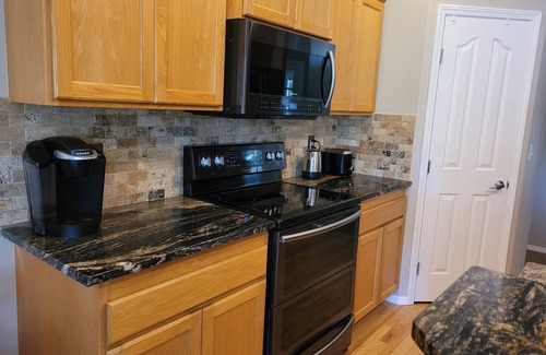 Southeast Boise House | Three bedroom home in SE Boise near BSU, Micron, sports parks and hiking trails.
