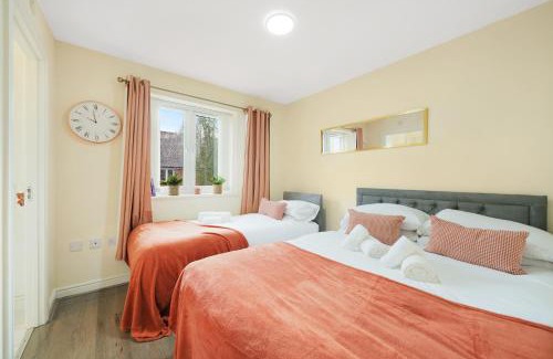 Little Chalfont House | Three bedroom house for your family and workstays