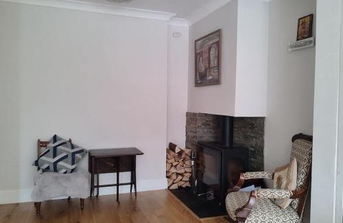 Abingdon Apartment | Three bedroom house in rural village