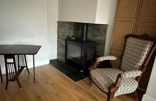 Abingdon Apartment | Three bedroom house in rural village