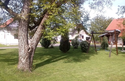 Catrnja Apartment | Three bedroom apartment with balcony Smoljanac, Plitvice (A-12345-b)