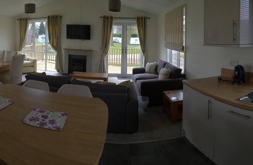 King's Lynn House | Three Bedroom Lodge 4