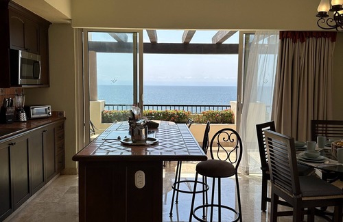 Flamingos Villa | Three Bedroom Suite - Overlooking the beach!