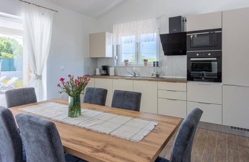 Brgod Villa | Three Bedroom Villa with Swiming Pool