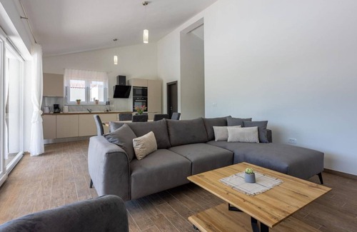 Brgod Villa | Three Bedroom Villa with Swiming Pool