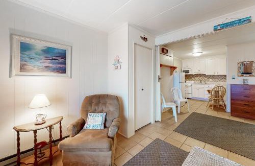 Midtown Ocean City Hotel | Three Cheers 106N
