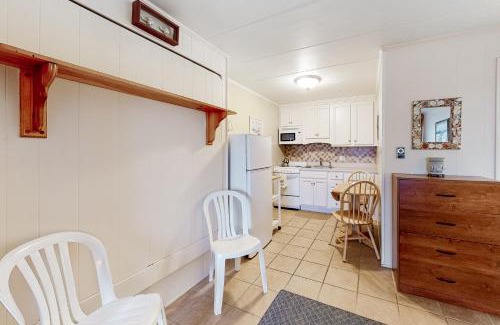 Midtown Ocean City Hotel | Three Cheers 106N