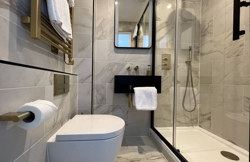 St. Johns Wood Hotel | Three Falcons Hotel