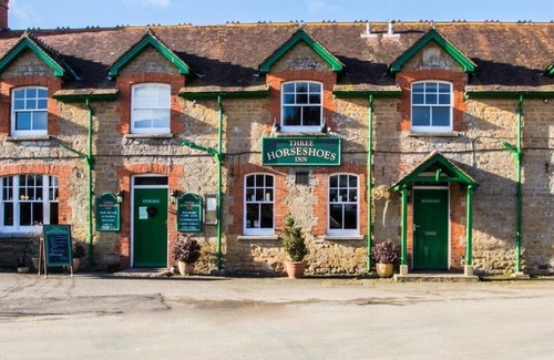 Powerstock Hotel | Three Horseshoes Inn