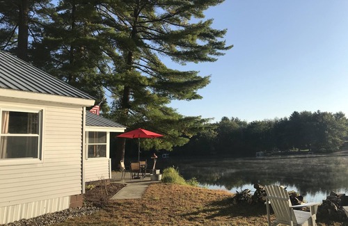 Lake Luzerne Cottage | Three Hurricanes Landing - 3 Bedroom Cottage on the Beautiful Hudson River