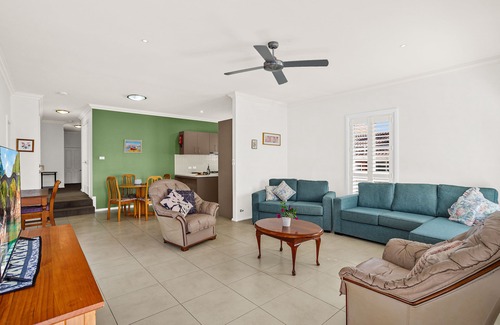 Lake Illawarra Villa | Three Jewels of the Sea