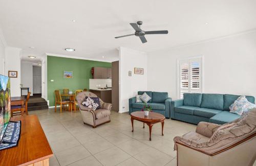 Lake Illawarra House | Three Jewels of the Sea