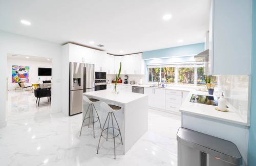 North Miami Villa | Three King Suites Private Get Away