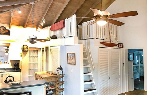Dunmore Town House | Three Little Birds Villa- Harbour Island Private Home with 2 studio suites