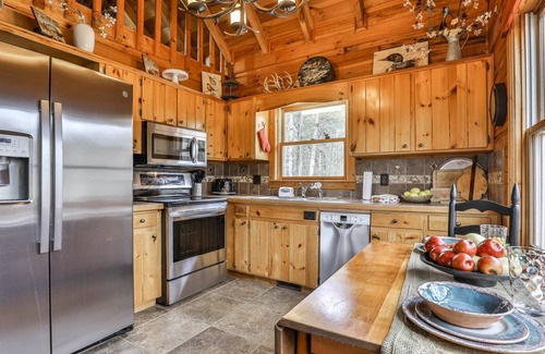 Hidden Lake House | Three Loves Cabin | Cherry Log, GA