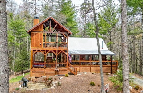 Hidden Lake House | Three Loves Cabin | Cherry Log, GA