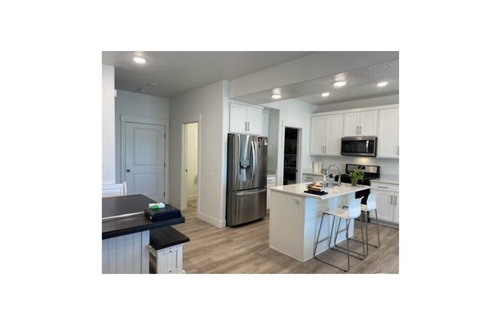 Farmington House | Three miles to Lagoon,