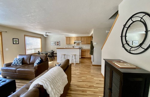 Sisters House | Three Peaks Retreat - 3 Bedroom 2.5 Bathroom Townhouse