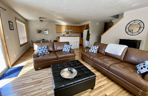 Sisters House | Three Peaks Retreat - 3 Bedroom 2.5 Bathroom Townhouse