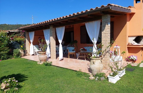 Costa Rei Villa | Three-room detached house 50 meters from the beach, all services within walking distance.