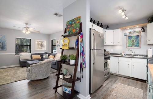 Fort Walton Beach House | Three Seven Oh & Hollywood Joe! (Pet Friendly)