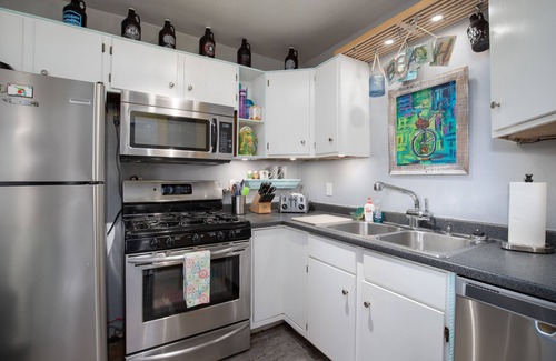 Fort Walton Beach House | Three Seven Oh & Hollywood Joe! (Pet Friendly)