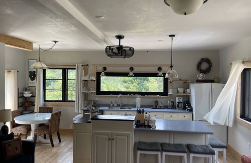 Sister Bay House | Three Sister Meadow "Sweet" Retreat