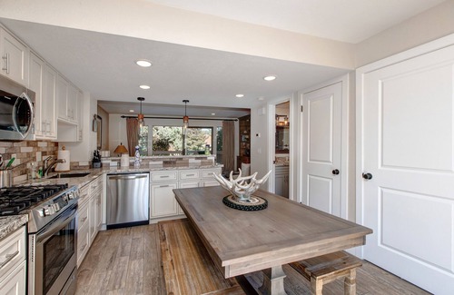 Park Meadows House | Three-story townhome with private hot tub, gas fireplace, decks