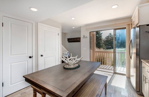 Park Meadows House | Three-story townhome with private hot tub, gas fireplace, decks