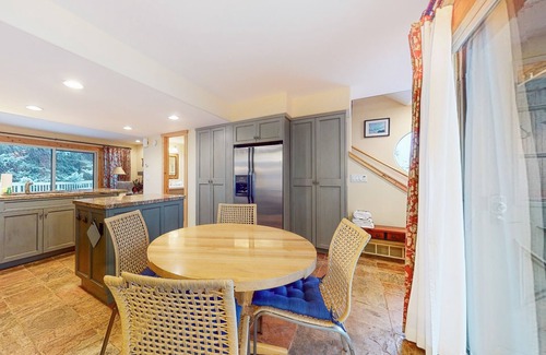 Park Meadows House | Three-story townhome with fireplace & decks - steps to shuttle & rec center