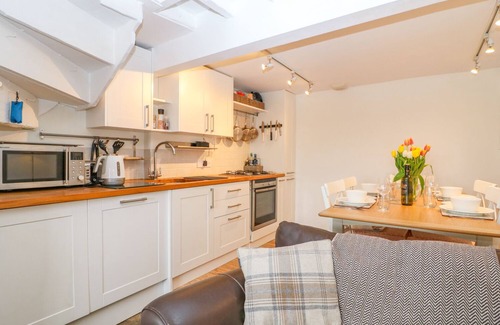 Blockley Cottage | THROWER'S COTTAGE, pet friendly, with open fire in Blockley