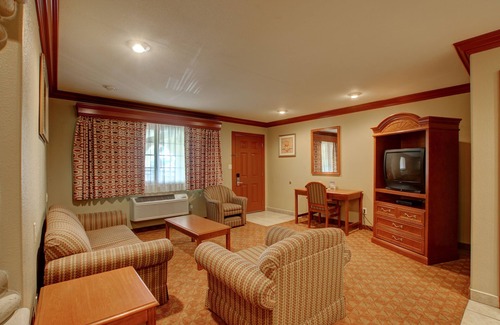 Eastside Hotel | Thunderbird Lodge in Riverside