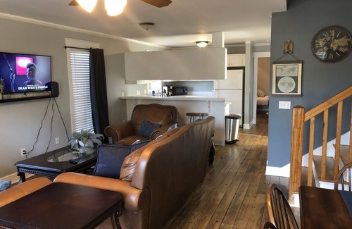 Thunderbolt House | Thunderbolt Yacht Crew House With Coastal Style!