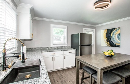 Mooresville House | Thyme to Travel to this soothing house in charming Mooresville