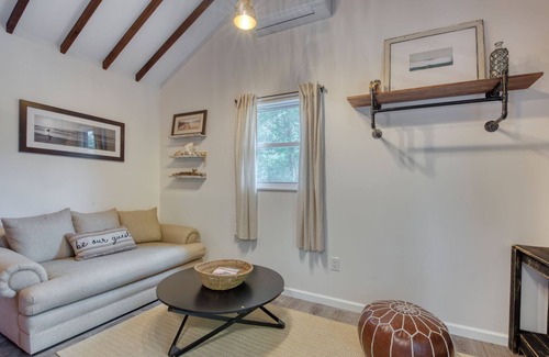 Hampton Bays Cottage | Tiana Bay Guest House