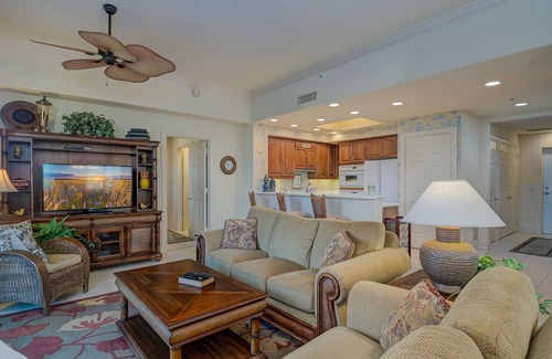 North Naples Condo | Tiburon Ritz Carlton Retreat Condo Rented Monthly With All The Amenities