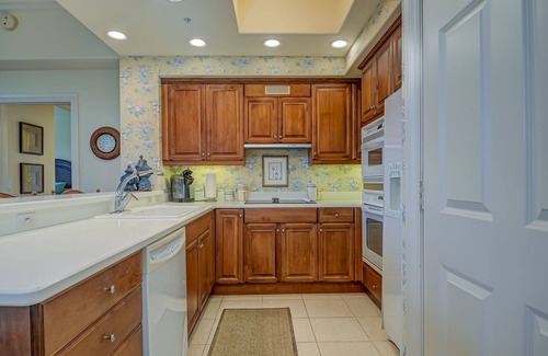North Naples Condo | Tiburon Ritz Carlton Retreat Condo Rented Monthly With All The Amenities