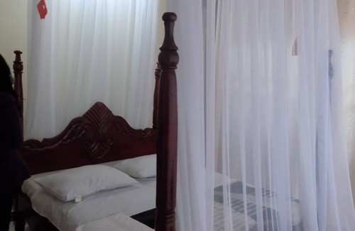 Mbarara Hotel | Tick Emporium Hotel Mbarara