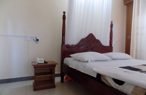 Mbarara Hotel | Tick Emporium Hotel Mbarara