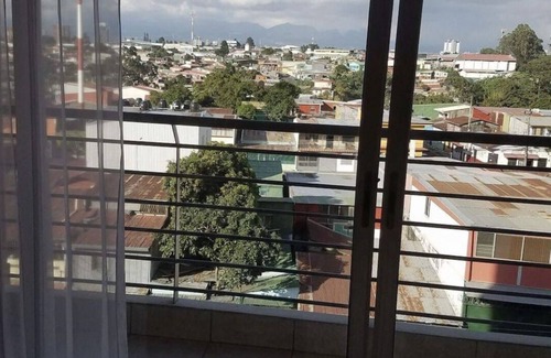 Hatillo Condo | Tico- American Oasis de San José