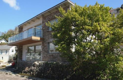 Noss Mayo House | Tidal Waters