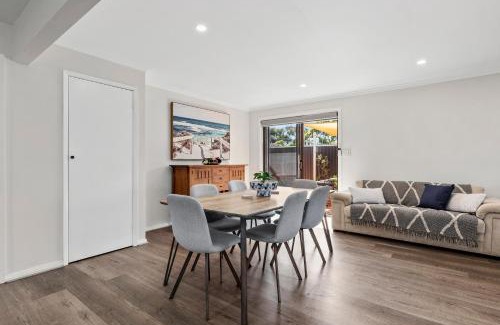 Ocean Grove House | Tidal Waves on Lowe - Ocean Grove