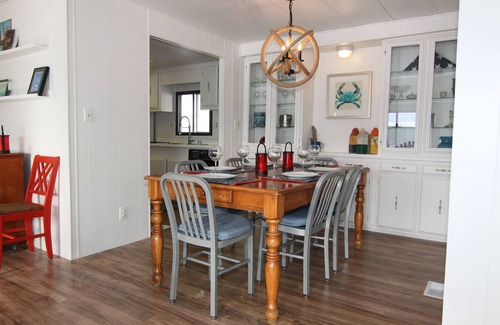Belfair House | Tide's End Beach House - ON THE WATER - North Shore at Hood Canal