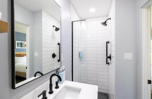 Motel District Hotel | Tides Oceanview Inn and Cottages