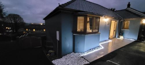 Pembroke Dock House | Tides Reach - 3 Bedroom Holiday Home - Llanreath - Pembroke Dock